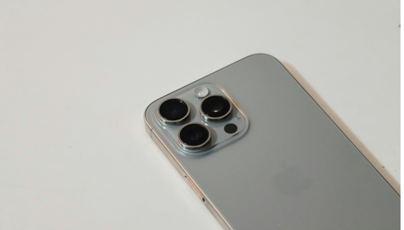 Câmera do iPhone quebrou